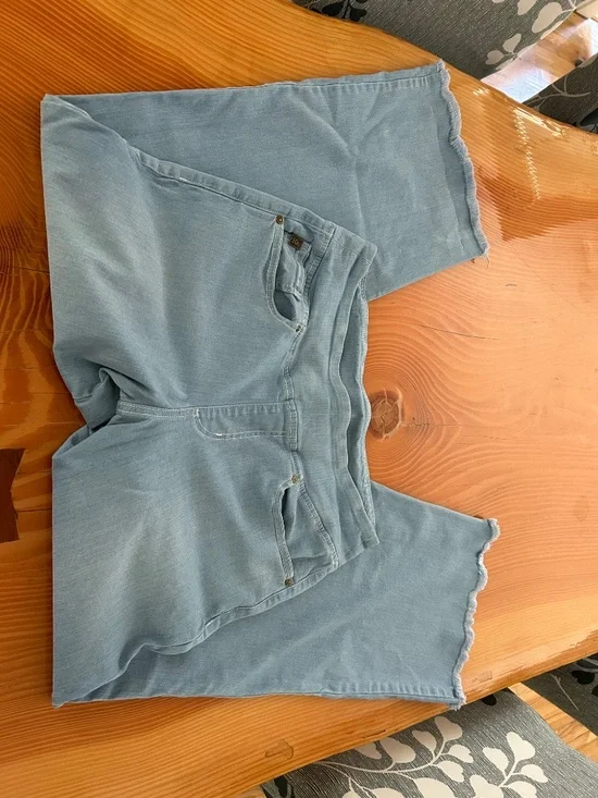 Belle by Kim Gravel TripleLuxe Denim Wide Leg Crop w/ Fray - Picture 9 of 10